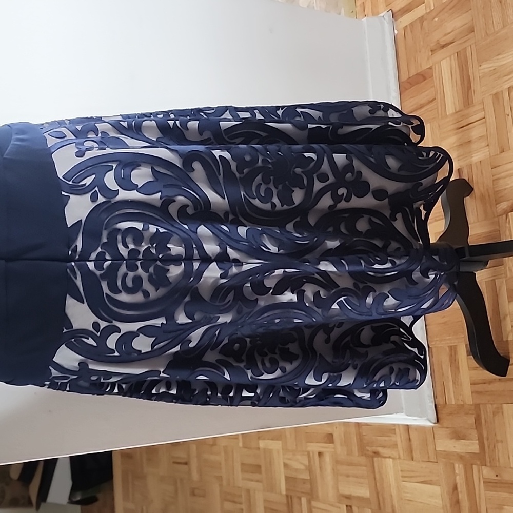 Formal Dress - Picture 4 of 7